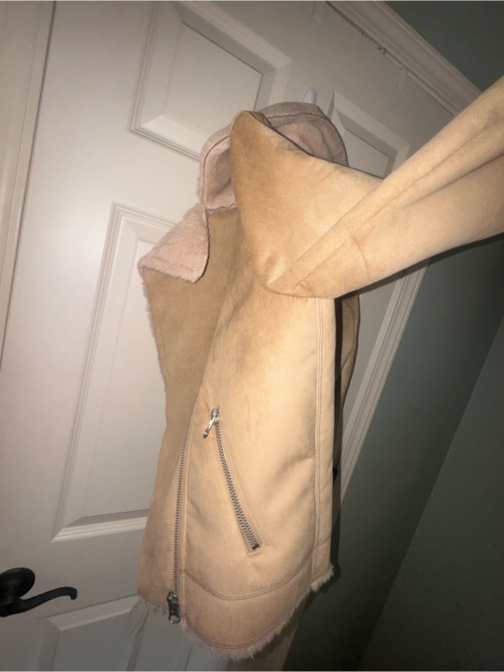 ✨🤍 H&M Divided Faux Shearling Moto Jacket Beige Tan Sherpa Coat Size Medium 🤍✨ - Picture 11 of 12